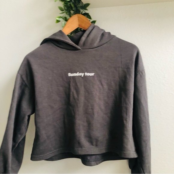 Zara Other - Zara Girls’ Graphic Dark Gray Boxy Crop Sweatshirt Hoodie size 11/12 Sunday Tour